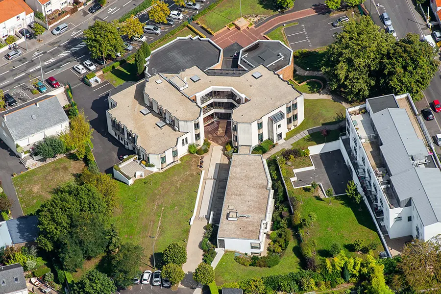 Vue aérienne du batiment de l'IRA à Nantes
